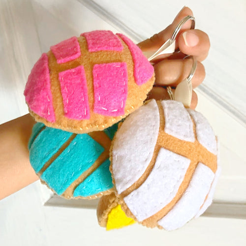 Concha Plush Keychain